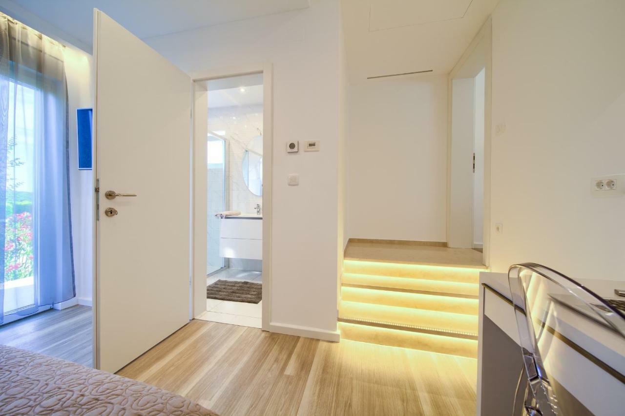 Holiday Home Elegant Vrh  エクステリア 写真