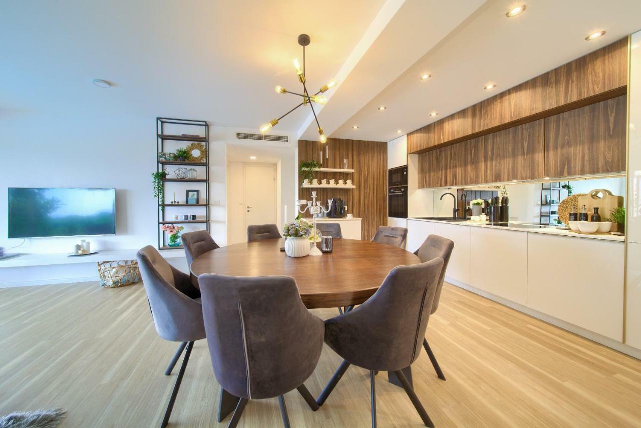 Holiday Home Elegant Vrh  エクステリア 写真
