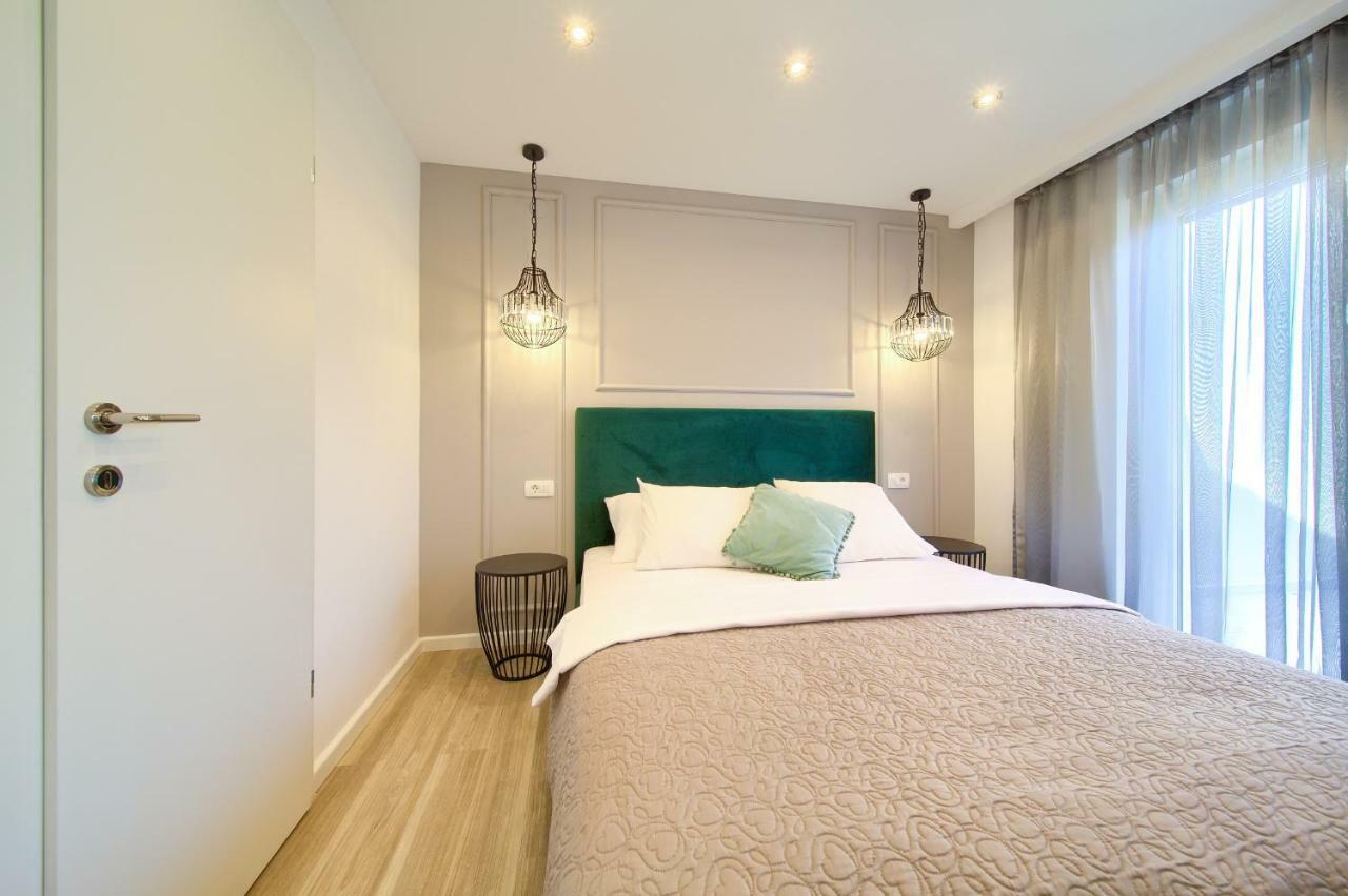 Holiday Home Elegant Vrh  エクステリア 写真