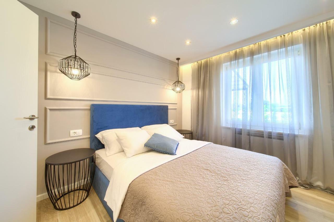 Holiday Home Elegant Vrh  エクステリア 写真