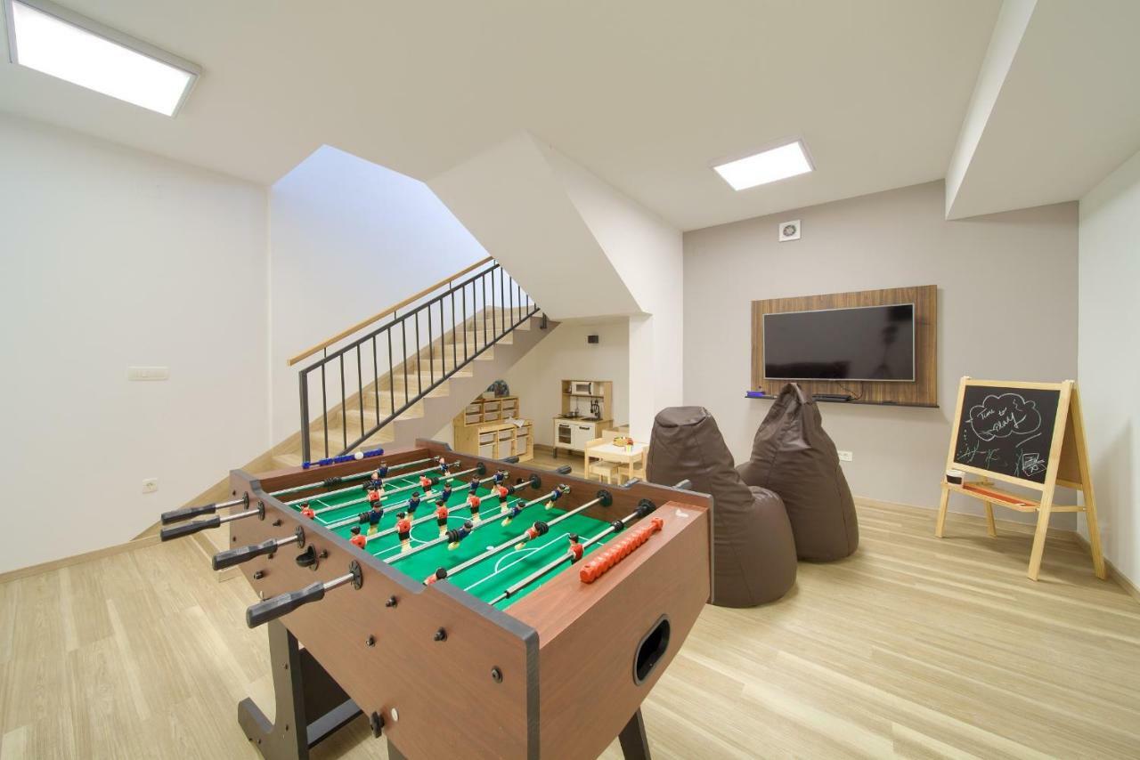 Holiday Home Elegant Vrh  エクステリア 写真