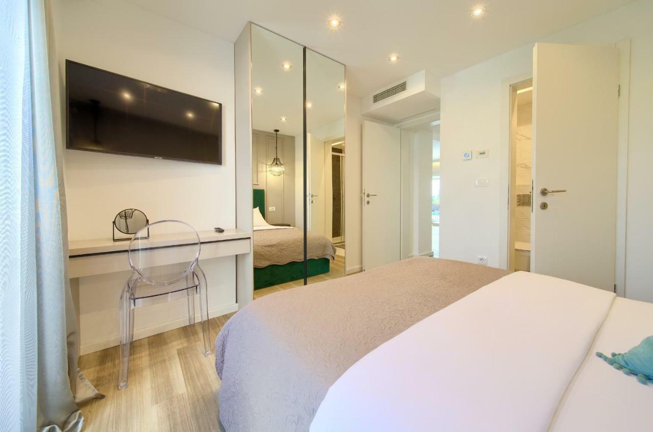 Holiday Home Elegant Vrh  エクステリア 写真