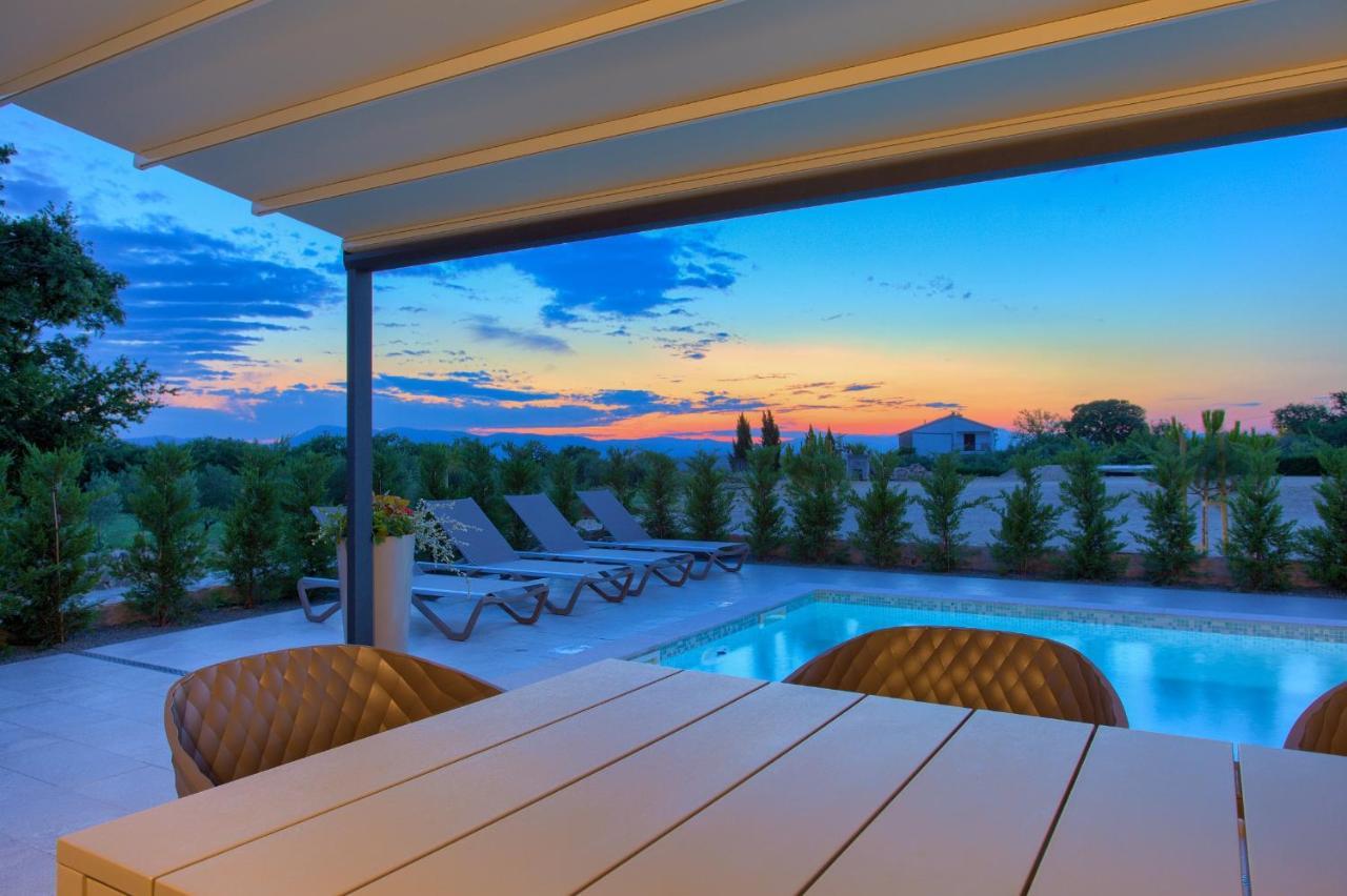 Holiday Home Elegant Vrh  エクステリア 写真